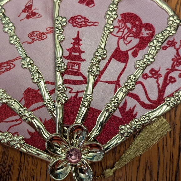 Disney Store Mulan Fan  Accessory Excellent Condition - Picture 6 of 6